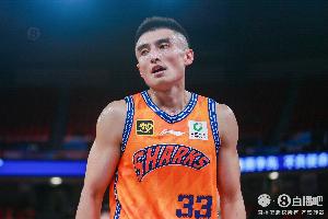CBA自由球员名单更新:老将罗汉琛在列 本赛季回归深圳仍未登场