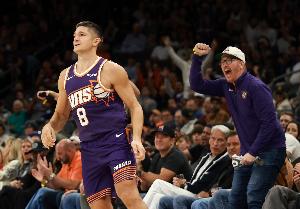 射手群发威！格雷森·阿伦&吉莱斯皮合砍51分 两人合计11记三分