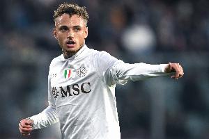 共和报:加拉塔萨雷报价求租诺阿·朗被拒,那不勒斯只愿意直接卖