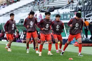 媒体人：今天裁判有点针对U23国足，1分钟内两个球都对我们不利