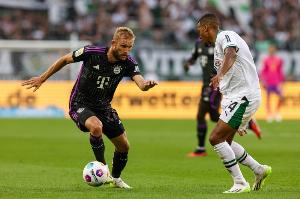 记者:拜仁右后卫莱默尔左小腿肌肉纤维撕裂,预计将伤缺3到4周