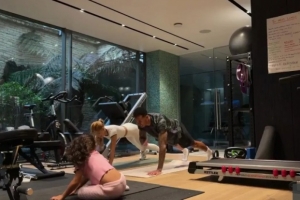 加布里埃尔家中贴励志语录：“世界最佳后卫”、“迈向下一级别”