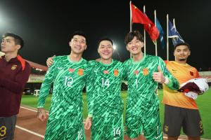 21岁李昊接班国足一门？颜骏凌34岁，王大雷37岁，刘殿座35岁