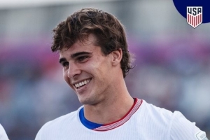 官方：迈阿密外租20岁中场克雷马斯基当选美国年度最佳年轻球员