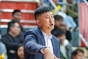 媒体人:无论是阵地战还是快攻 广东男篮都处于被随意拿捏的状态