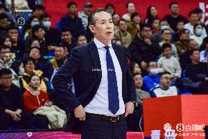 媒体人：北京打这样不能全怪教练 当然怪教练是最简单直接的办法