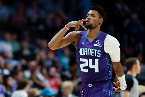 布兰登·米勒近10战场均24.7分 命中率51/44/98% 正负值+140