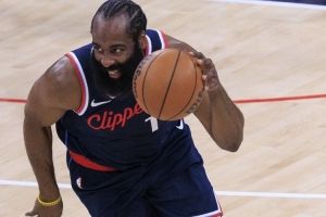 独行侠解说曾喷哈登：你要啥给你啥 但最后都跑路 你就是问题本身