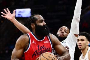 大交易要来了？名记：快船和骑士深入讨论交易 用哈登换加兰