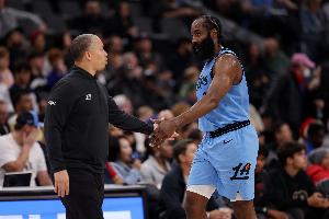 想让哈登留下吗?卢:他对我们意义重大 谁不想拥有哈登呢?