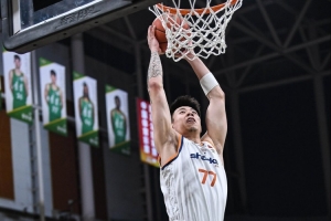 外线有谱!张镇麟21中9砍下23分 三分12中5