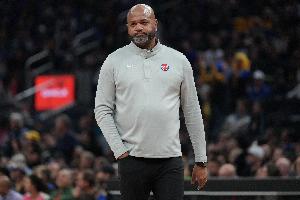 活塞主帅拒绝点评交易:每年这个时段处理球员的人情因素变得很难