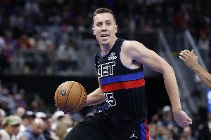 顶级射手！邓肯·罗宾逊首节8分钟拿到8分2板 3中3&三分2中2