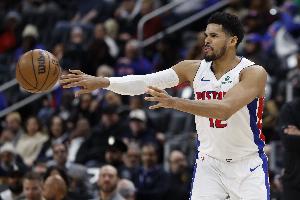 末节命中关键三分！比克斯塔夫：托拜亚斯·哈里斯是我们的安全毯