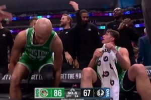 这家没你马上垮!弗拉格刚下场绿军一波8-0 分差拉大到19分