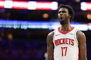 队记：公牛一直尝试交易得到火箭球员伊森 但已多次被告知没戏