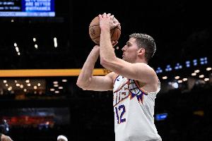 吉莱斯皮成队史第3位单场至少8助8三分的球员 比肩纳什布克