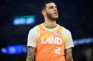 名记：骑士操作还没结束 寻求送走1000万的朗佐·鲍尔