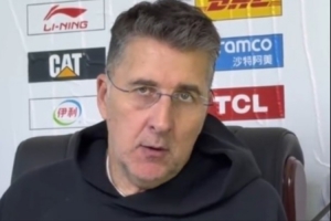 新疆男篮主教练：一直在寻找1号位外援 也有把机会给年轻球员