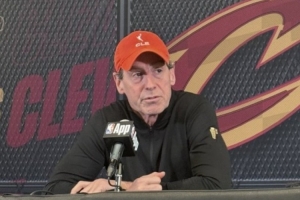 阿特金森：期待向哈登这种伟大球员学习 有了他我工作会轻松很多